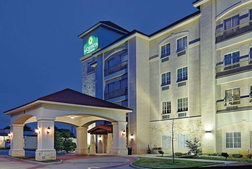 La Quinta Inn & Suites by Wyndham DFW Airport West - Euless — hotel in Euless