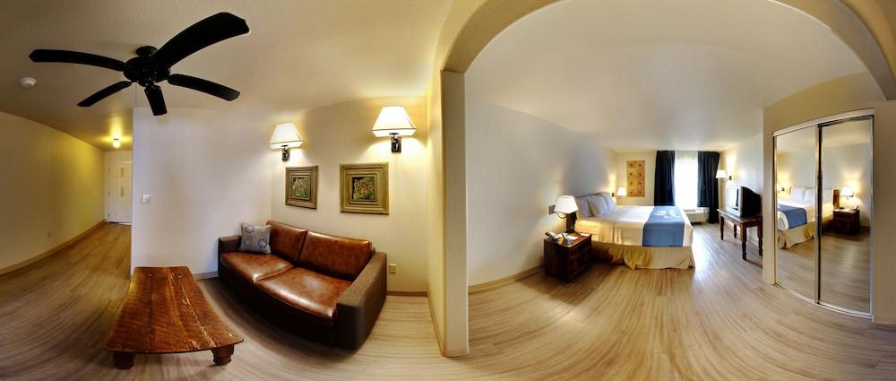 Days Inn & Suites by Wyndham Llano photo 22