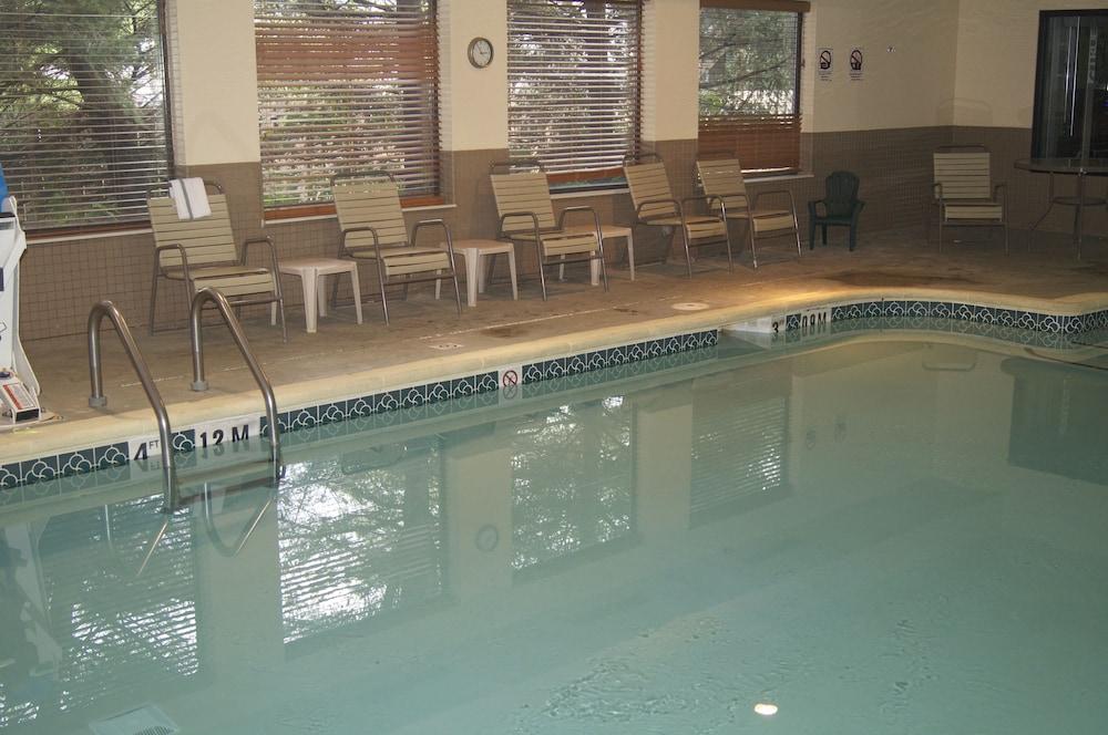Baymont by Wyndham Portage Indiana Dunes photo 22