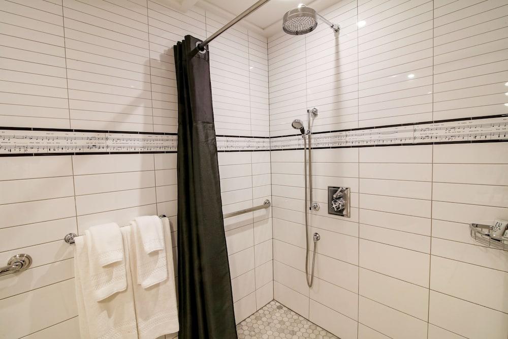 The Evelyn Hotel photo 22
