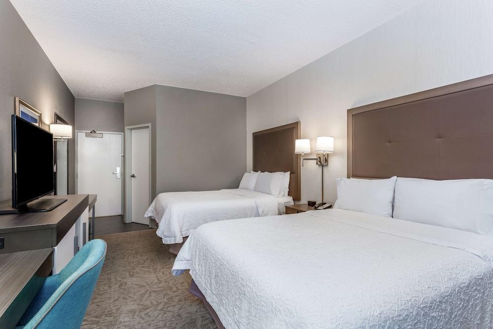 Hampton Inn Milwaukee-Airport photo 8