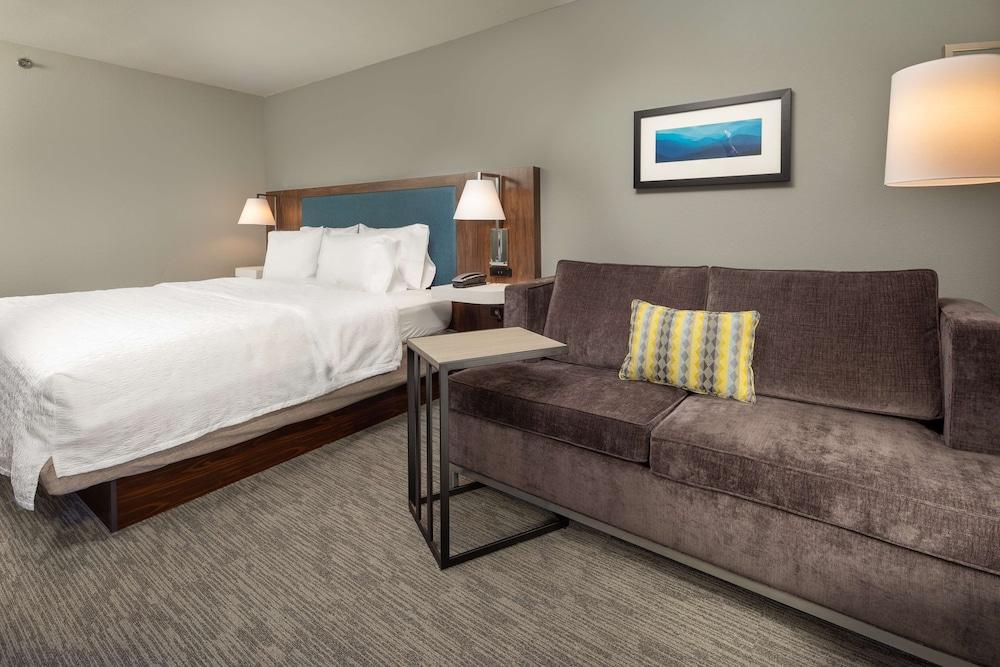 Hampton Inn Asheville-Tunnel Rd. photo 13