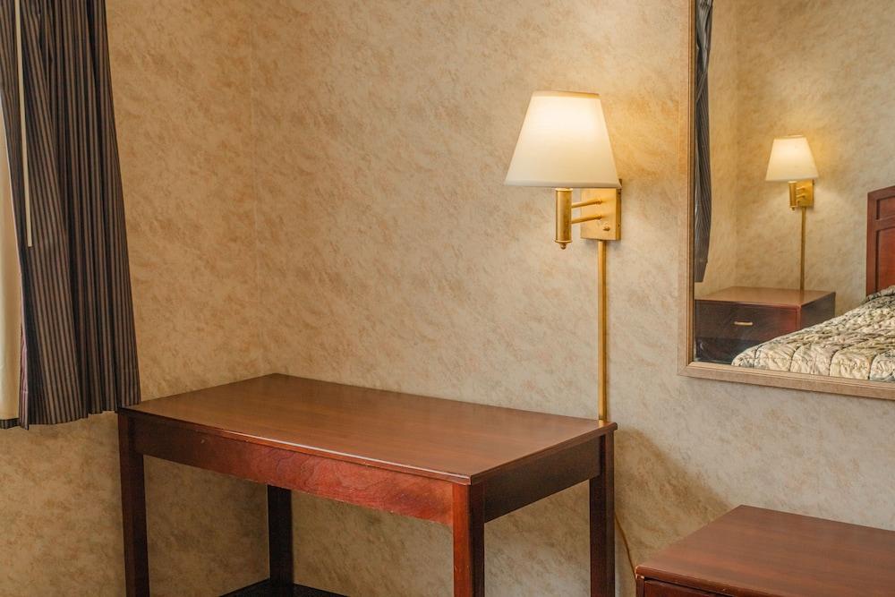 Colfax Inn photo 57