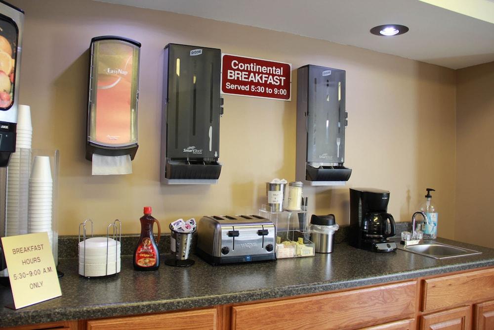 Relax Inn & Suites photo 48