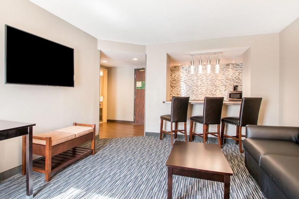 Best Western Courtview Hotel photo 13