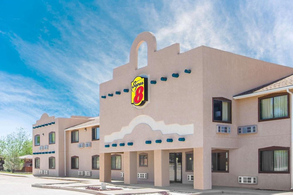 Super 8 by Wyndham Fort Sumner photo 1