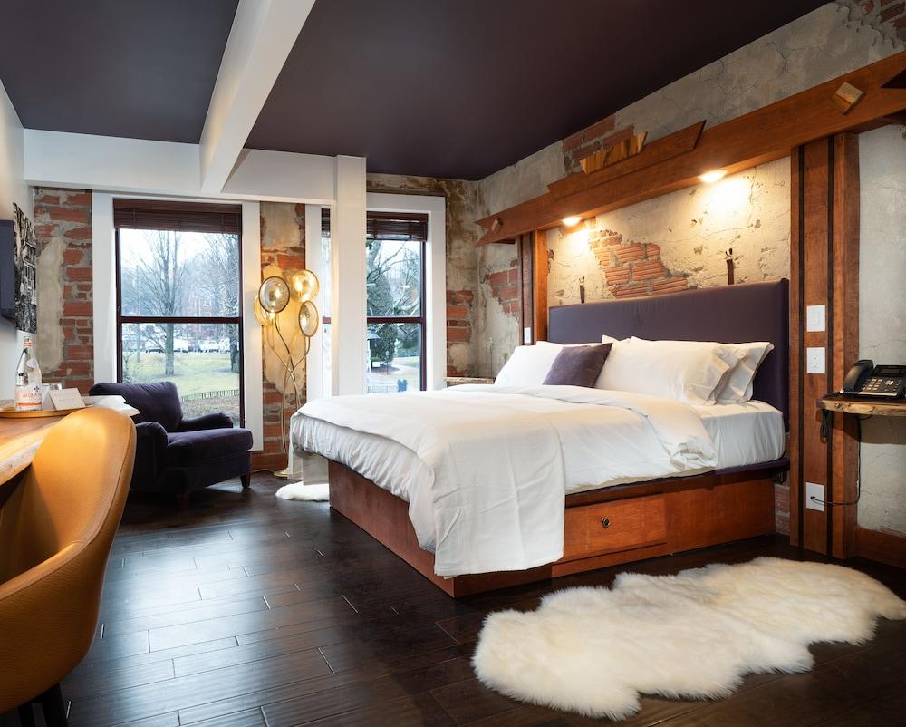 The Horton Hotel and Rooftop Lounge photo 12