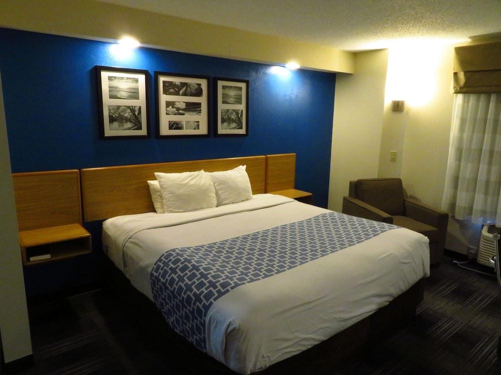 Rodeway Inn Austell Six Flags photo 22