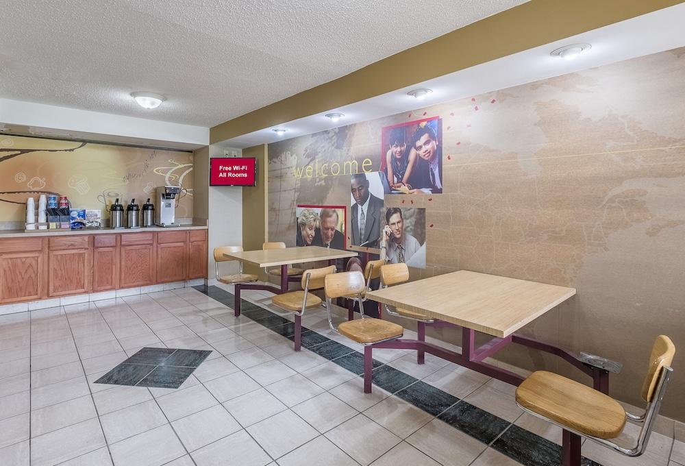 Red Roof Inn Hagerstown - Williamsport, MD photo 2