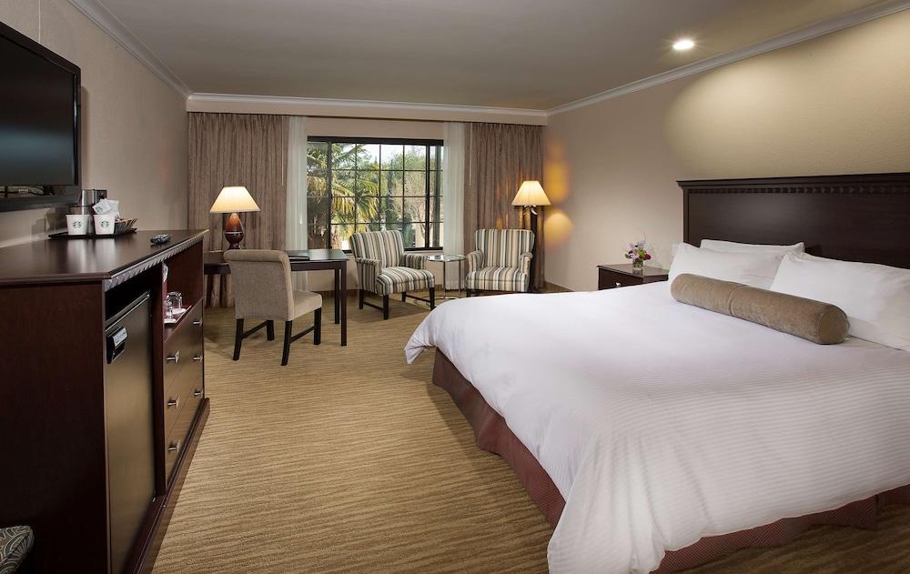 Coast Burbank Hotel photo 7