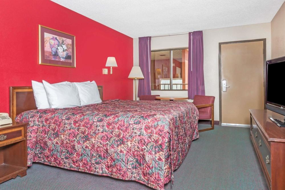 Days Inn by Wyndham New Market/I-81 photo 9