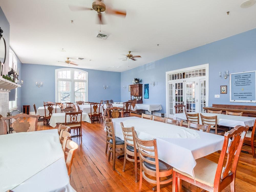 The Belmont Inn photo 35