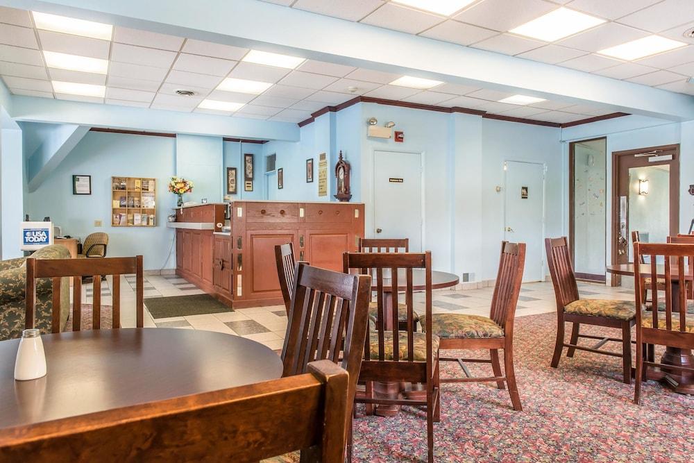 Rodeway Inn Brookville photo 5