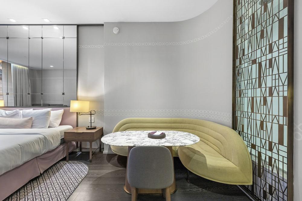 SLS Lux King Suite photo 17