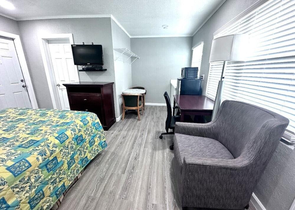 Lemon Bay Motel photo 9