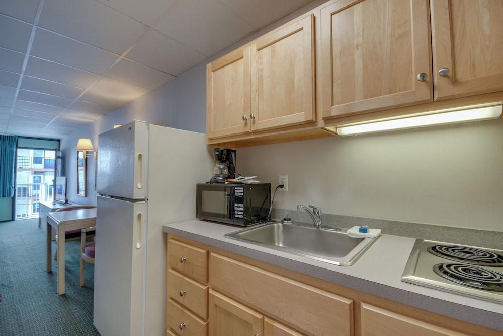 Surf Inn Suites photo 6