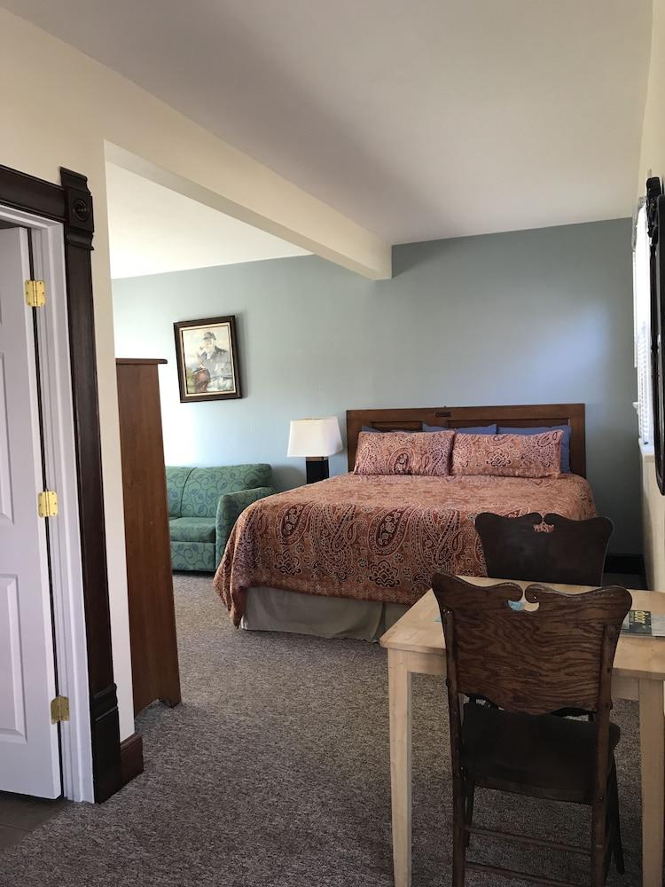 Harbor Light Inn photo 15