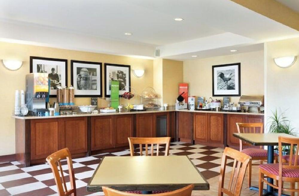 Summit Suites photo 32