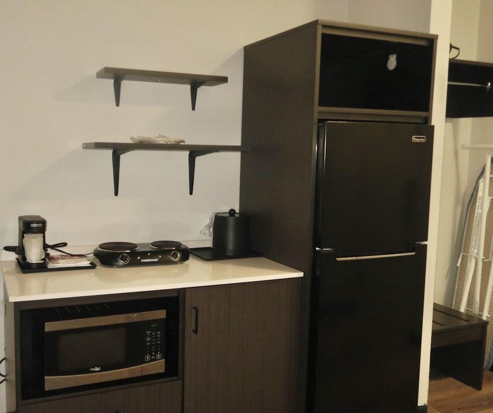 Studio 6 Elkhart, IN- Kitchenette Rooms photo 13
