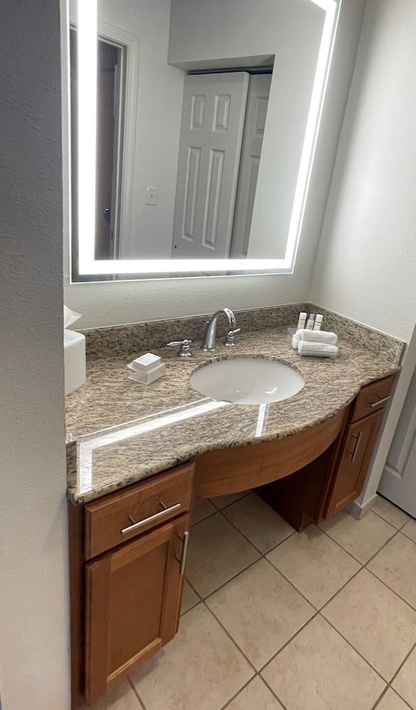 Homewood Suites by Hilton St Louis - Galleria photo 27