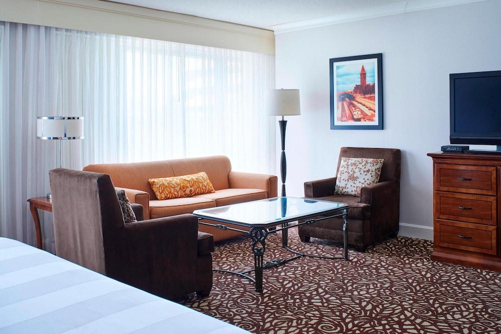 Marriott Milwaukee West photo 10
