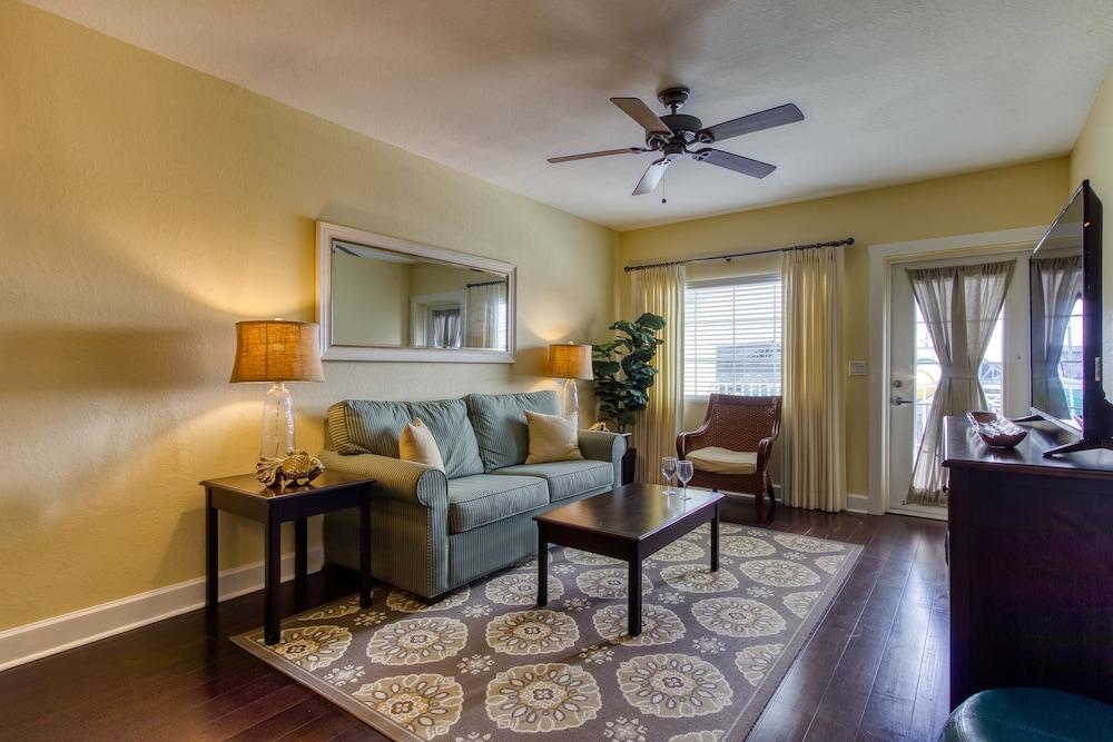 Harbourside Resort, a New Hotel Collection Property photo 5
