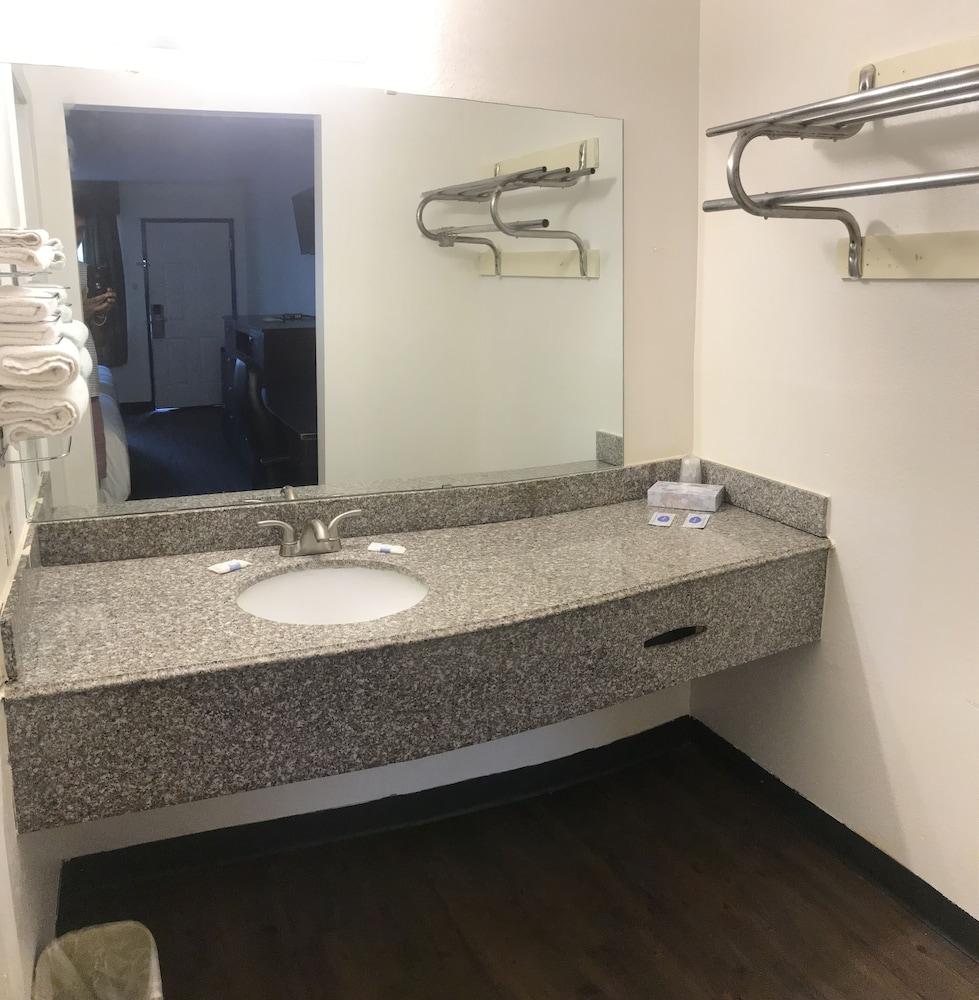 Texas Inn photo 8