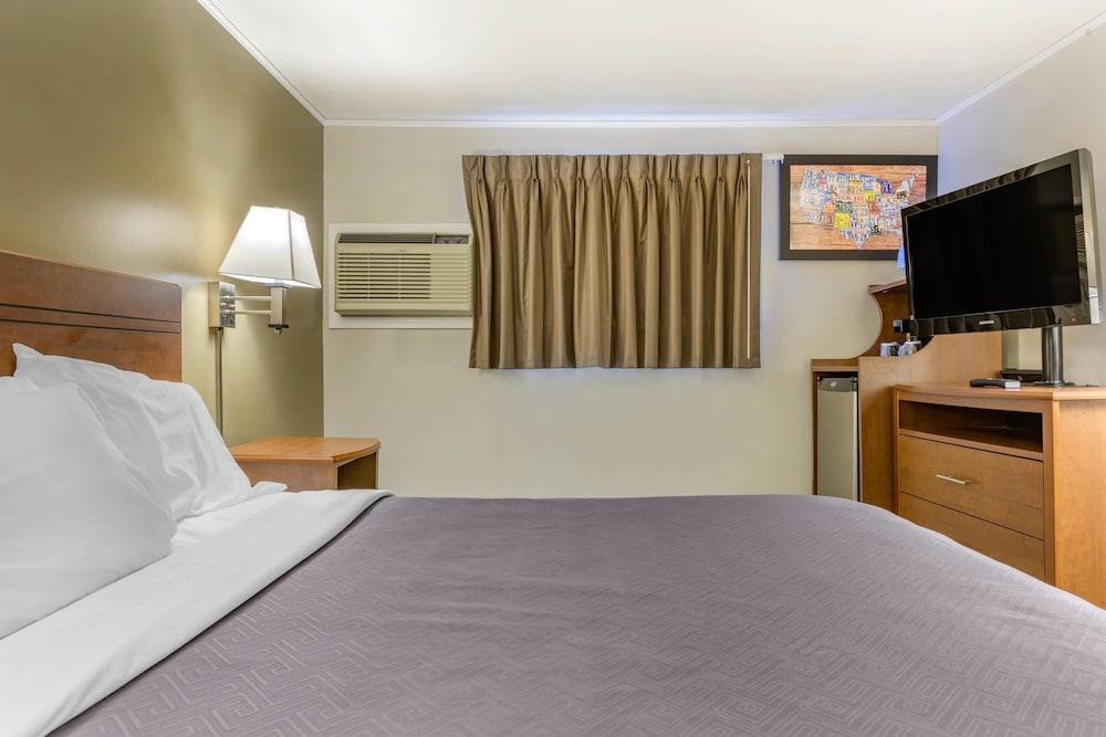 Econo Lodge Bellefonte I-99 photo 30