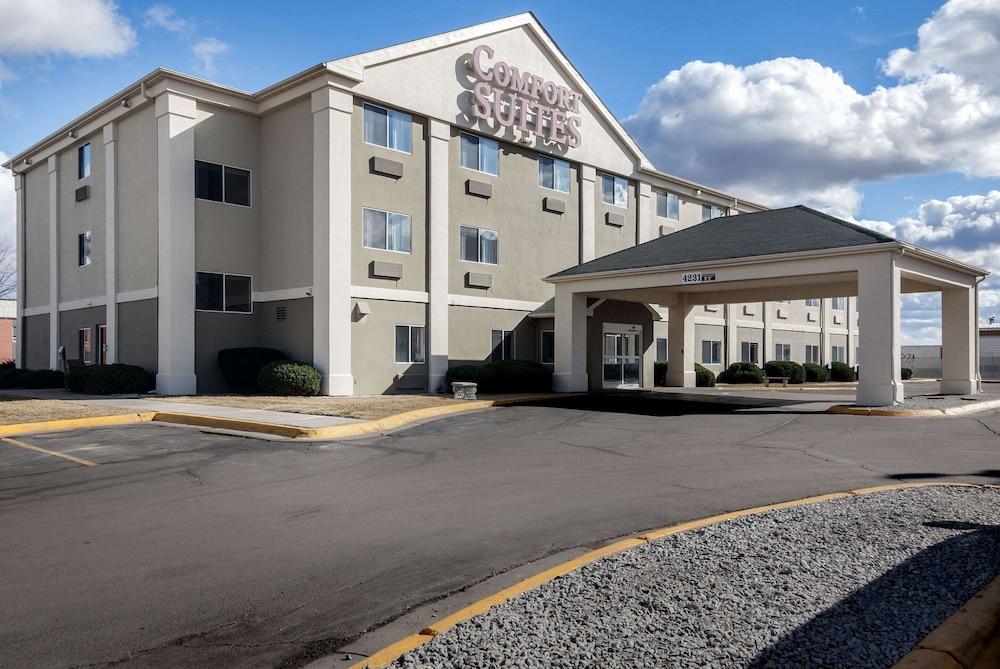 Comfort Suites Lincoln North photo 3