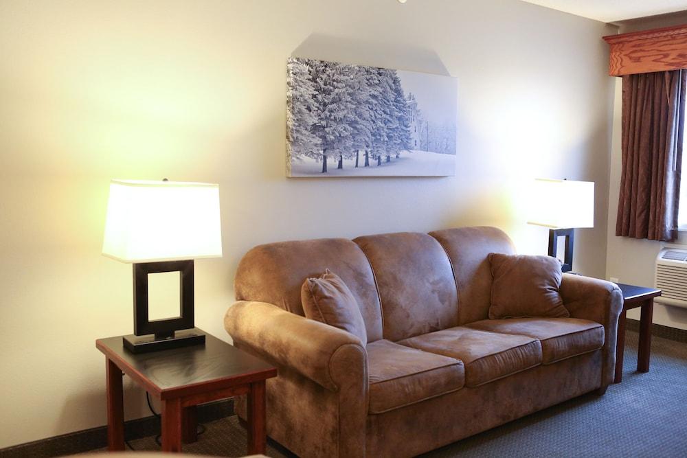 GrandStay Hotel & Suites Perham photo 15