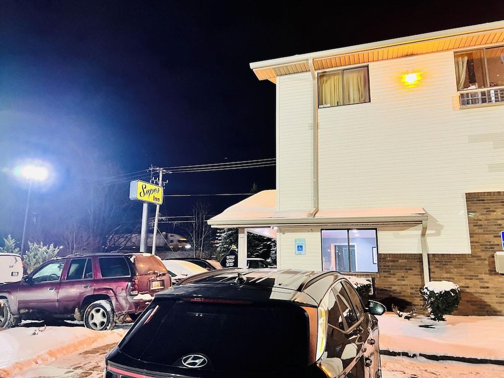 Super Inn by OYO Lansing MI photo 26