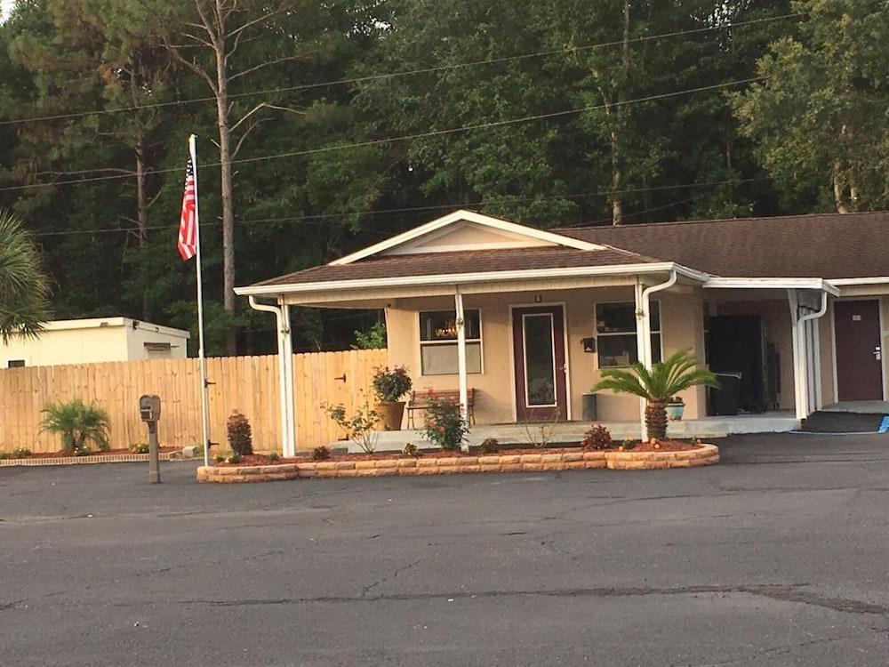 Blackwater Inn photo 6