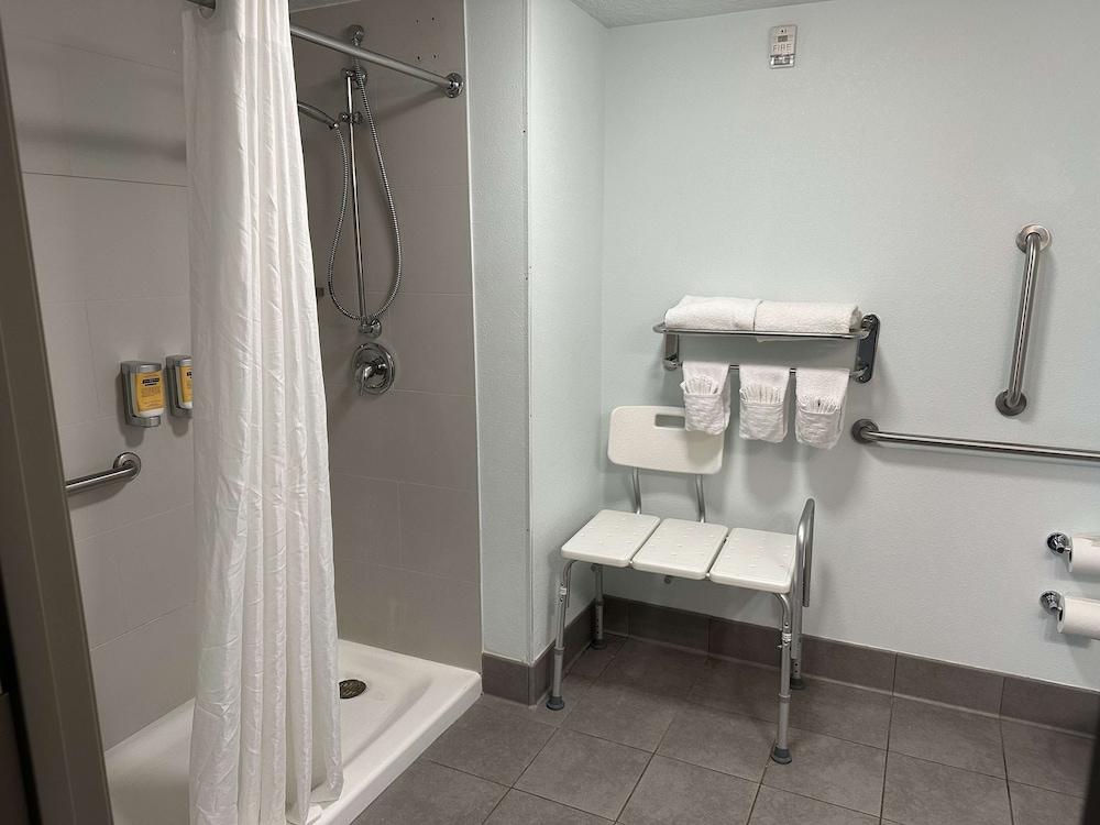 Best Western Plus Gallup Inn & Suites photo 21
