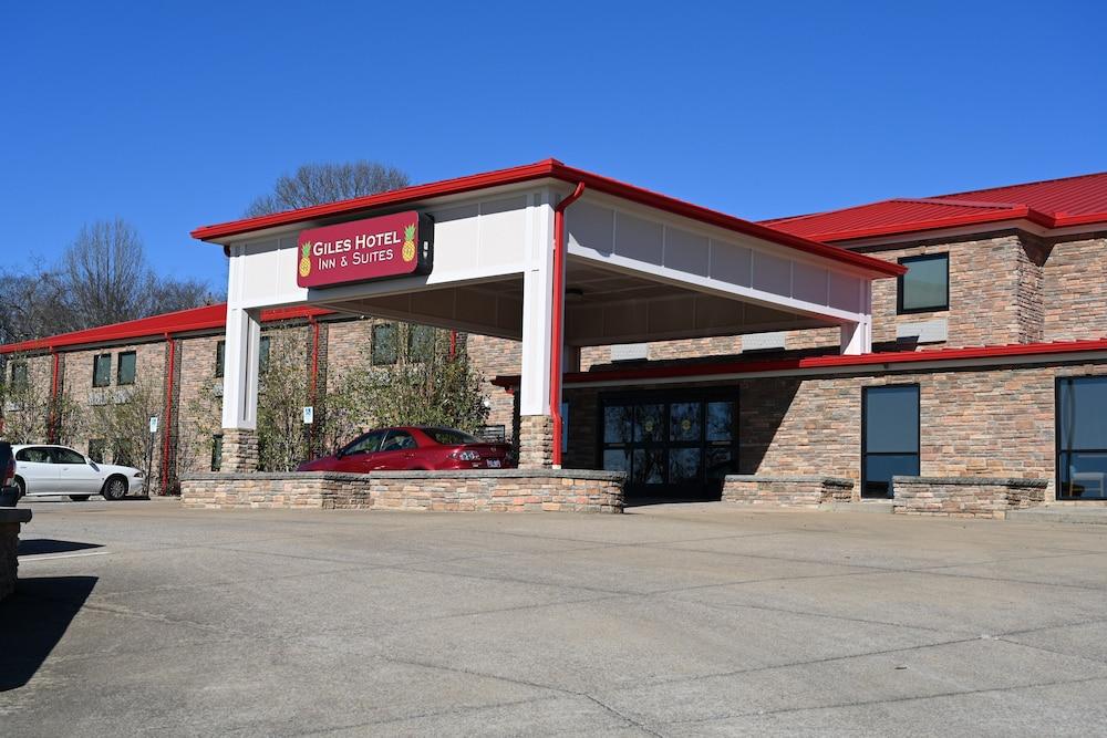 Giles Hotel Inn & Suites photo 38