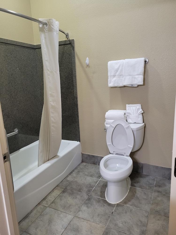 Cotulla Whitten Inn photo 17