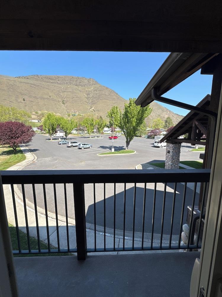 Salmon Rapids Lodge photo 20