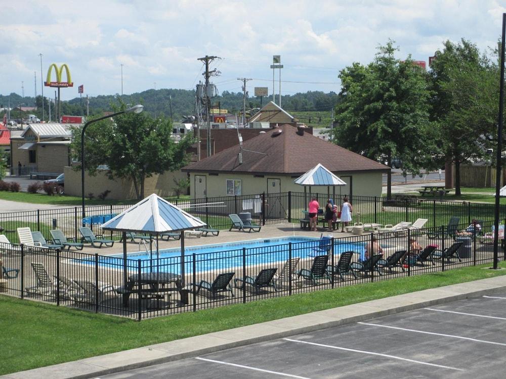 Budget Host Westgate Inn photo 10
