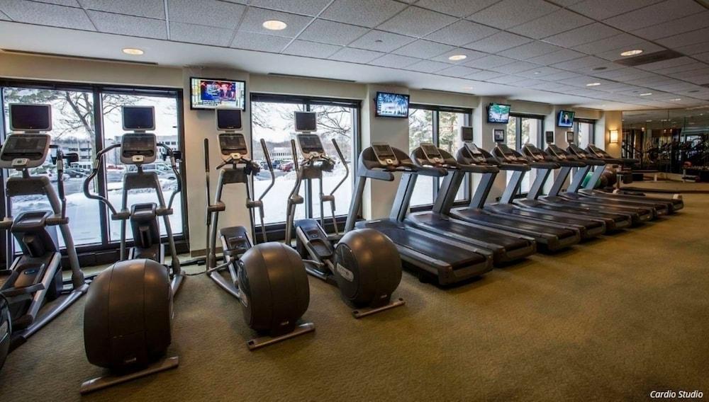 DoubleTree Suites by Hilton Htl & Conf Cntr Downers Grove photo 30