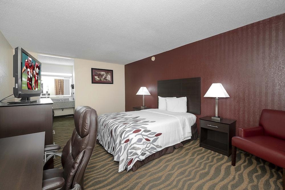 Red Roof Inn Murray photo 9