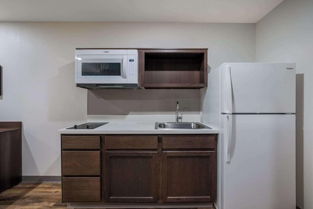 Woodspring Suites Milwaukee - Menomonee Falls photo 21