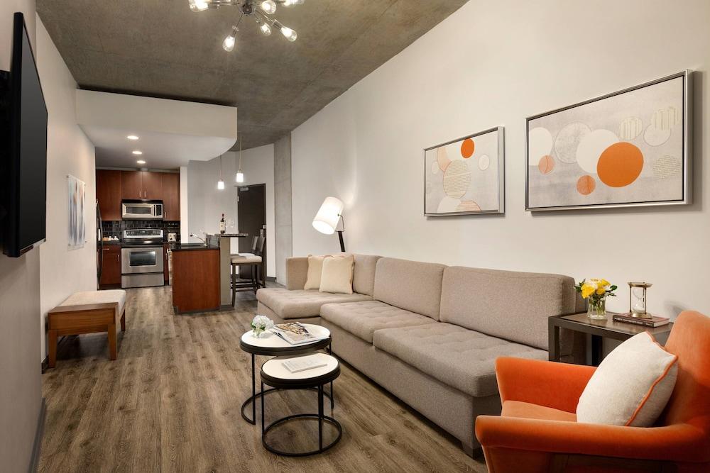 Twelve Midtown, Autograph Collection photo 27