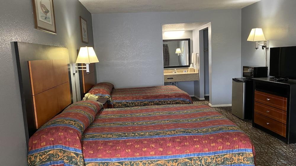Wilshire Inn photo 3