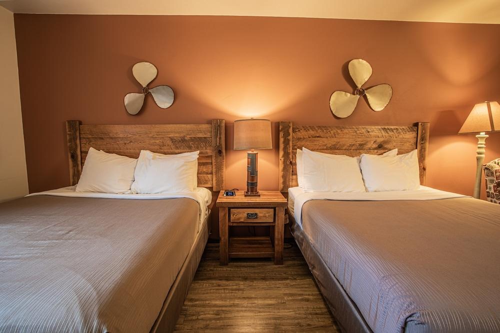 Open Hearth Lodge photo 72