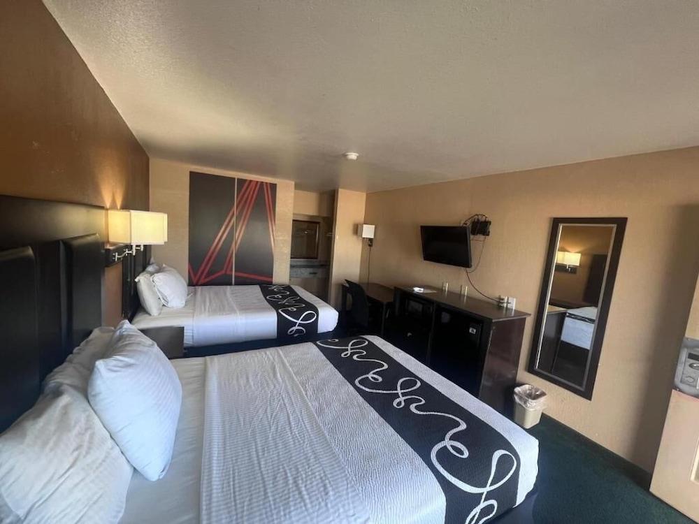 Antler's Inn Motel — hotel in Falfurrias