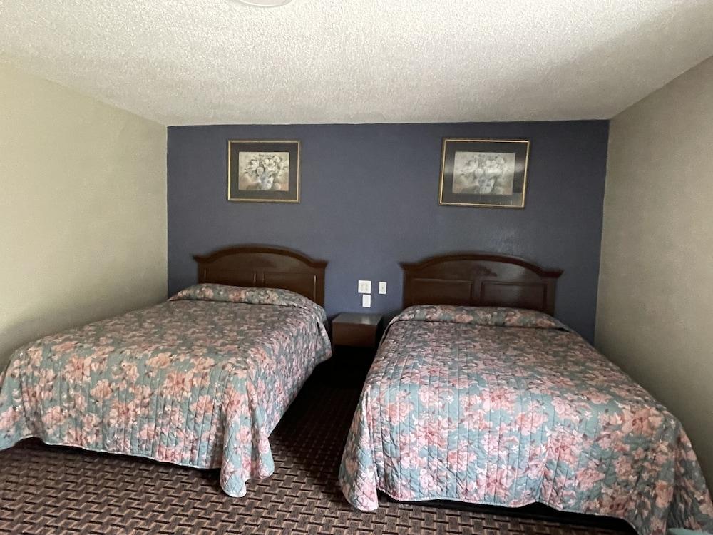 Economy Inn photo 18