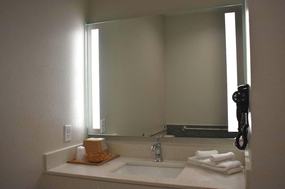 Bluestar Inn photo 27