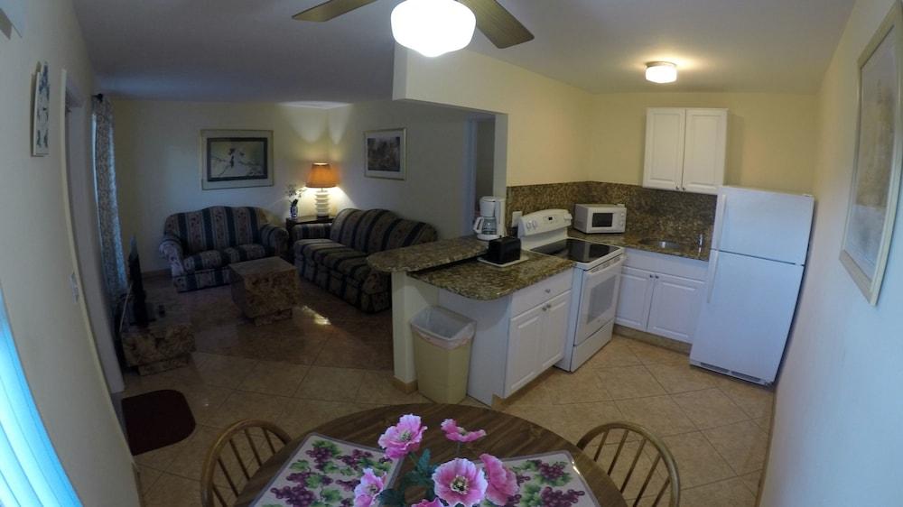 Lago Mar Motel and Apartments photo 3