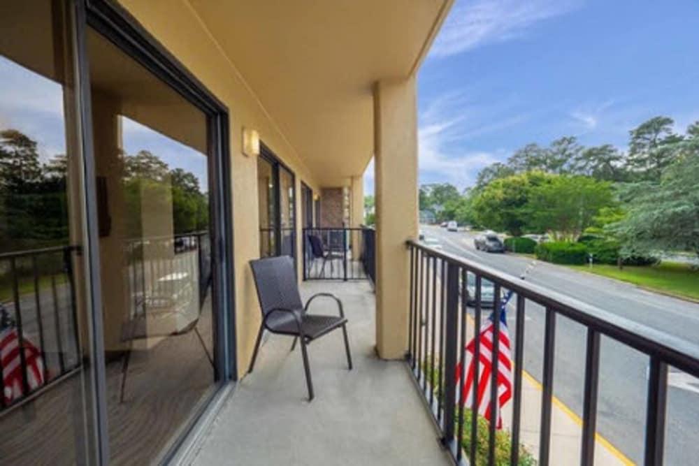 The Breakers Hotel & Suites photo 46