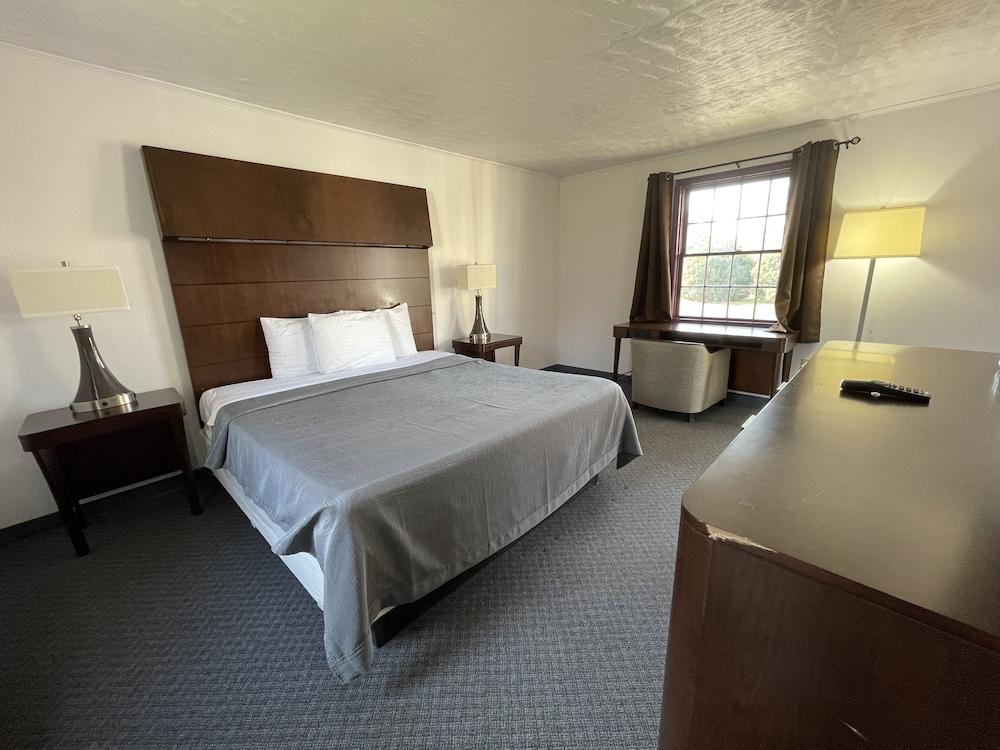 Rips Country Inn photo 13