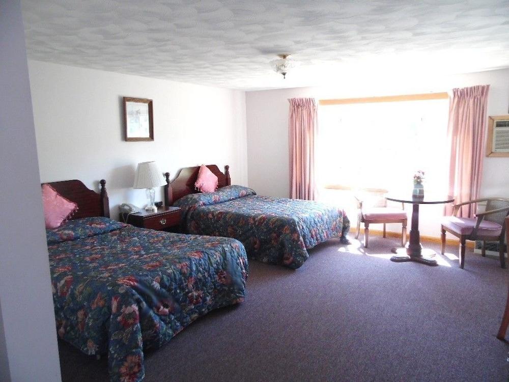 Redclyffe Shore Motor Inn photo 4